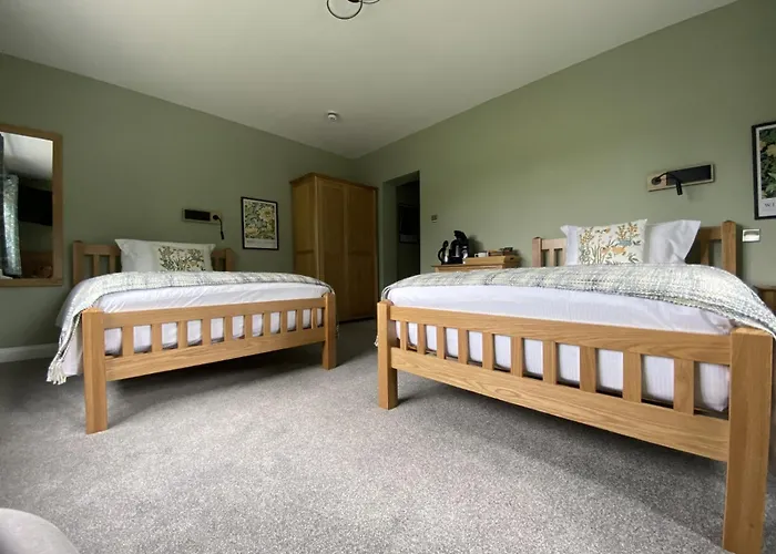 Marshpools Bed & Breakfast - Licensed Near Weobley Village