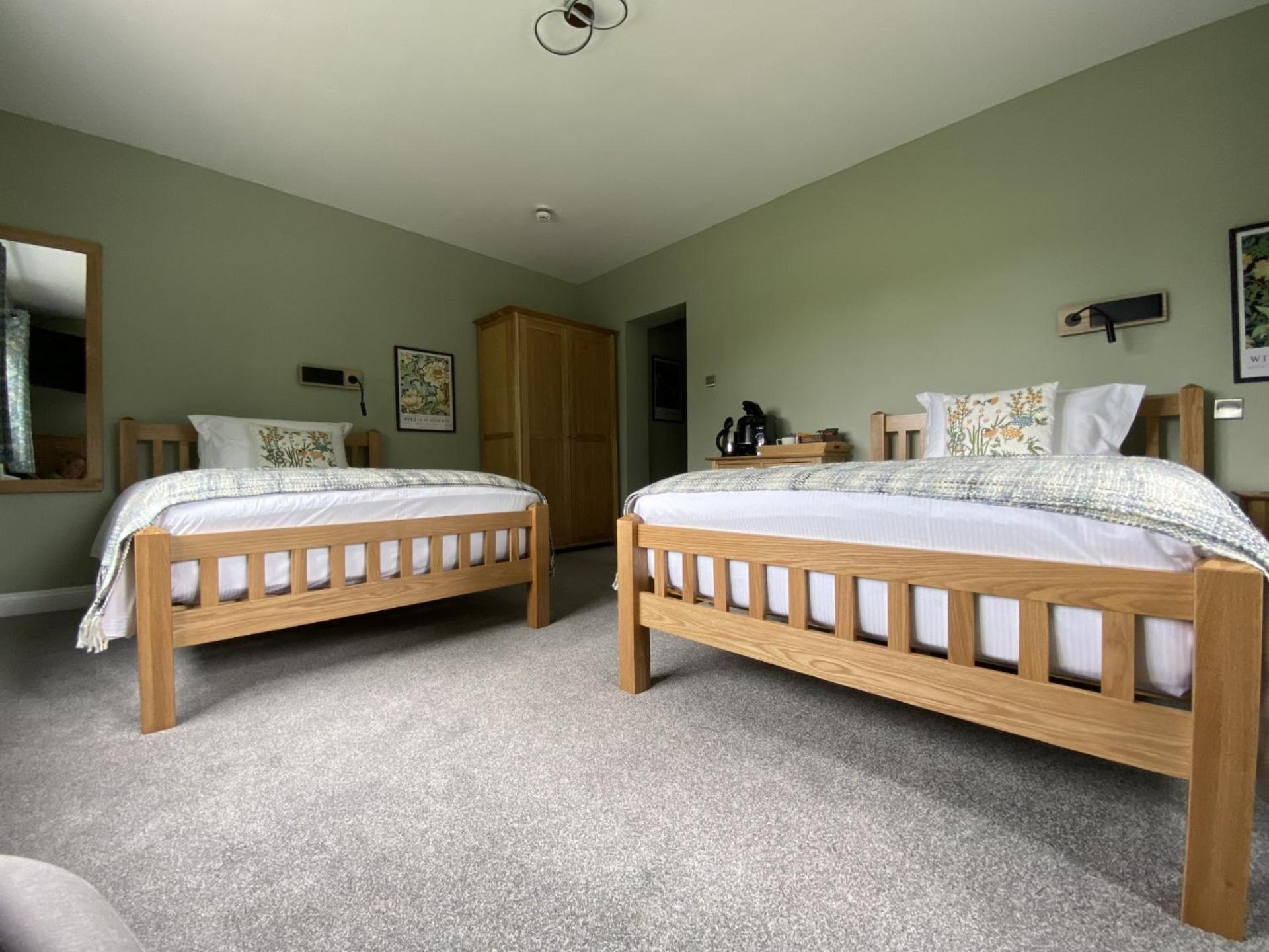 Guest house Marshpools - Licensed Near Village *